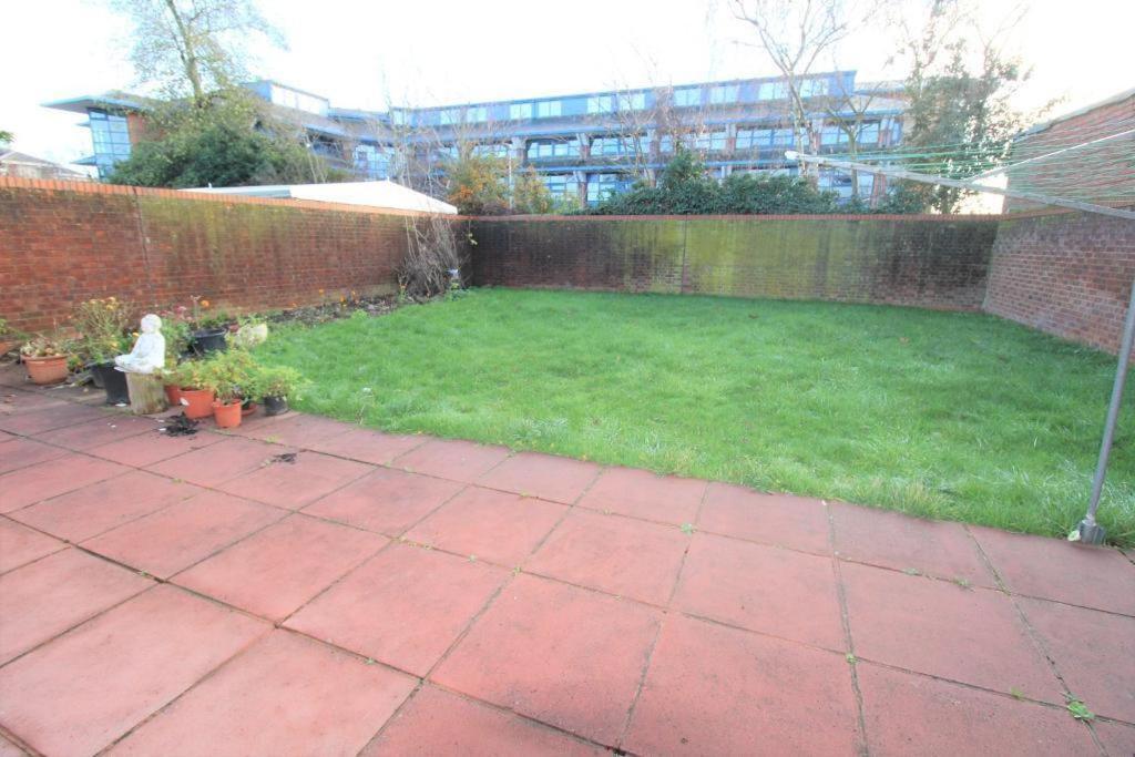The Heathrow Lodge London Uk Harmondsworth Екстериор снимка