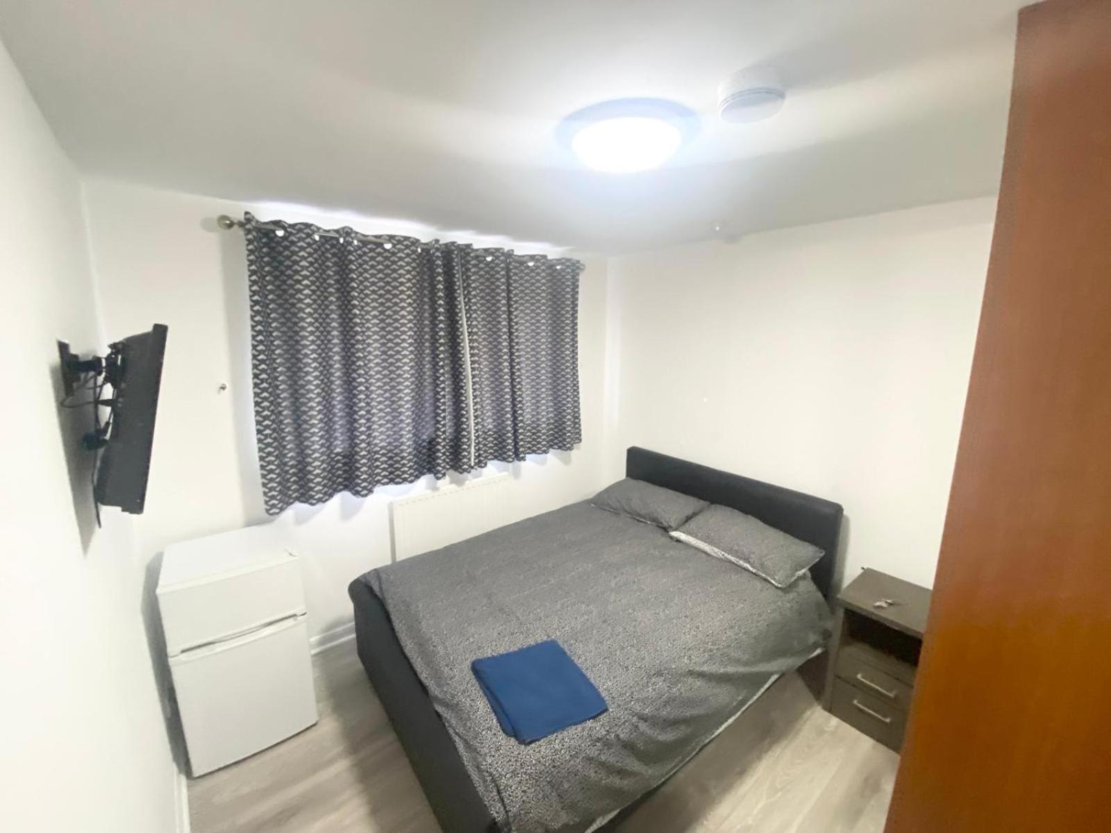 The Heathrow Lodge London Uk Harmondsworth Екстериор снимка
