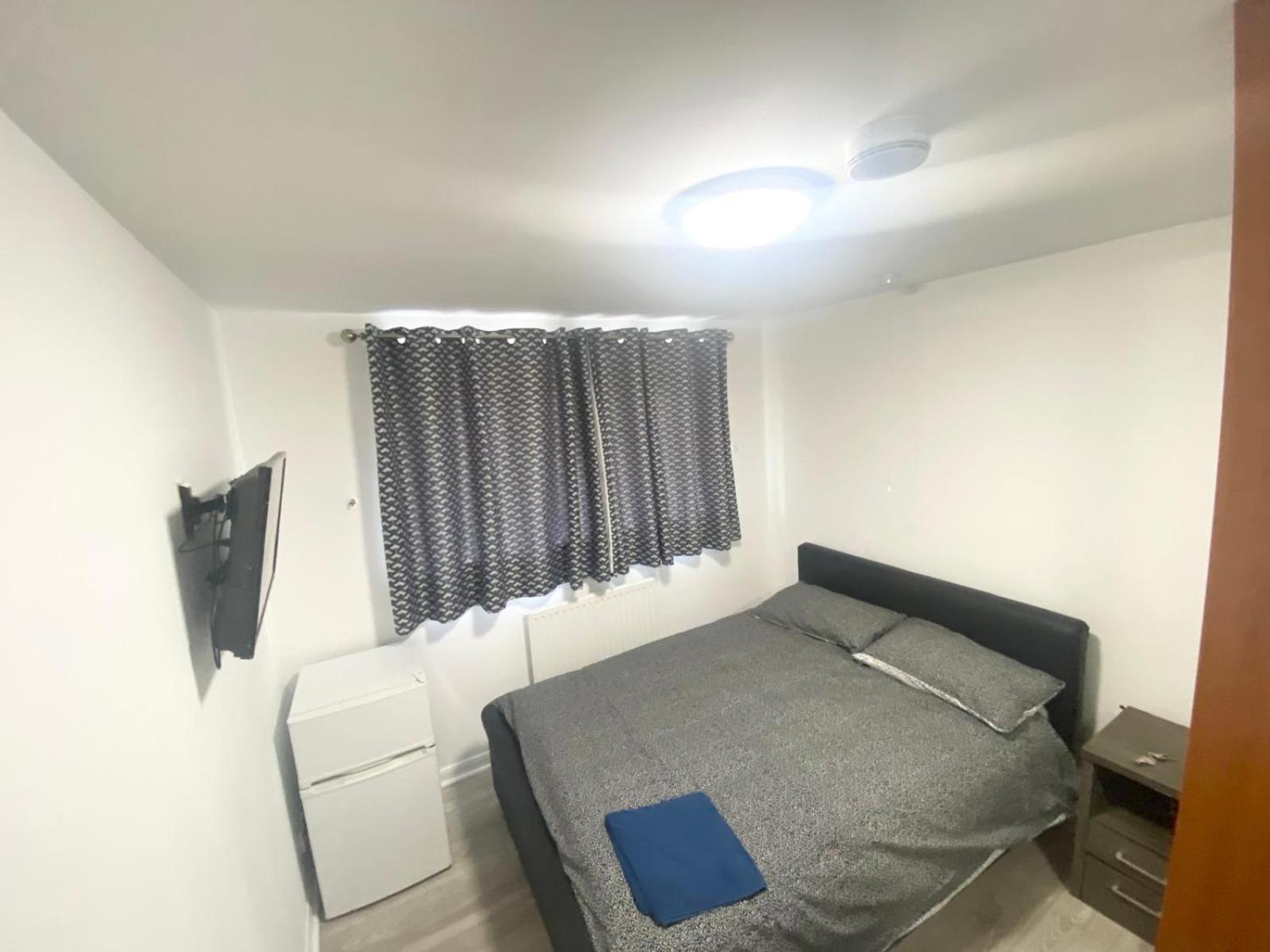 The Heathrow Lodge London Uk Harmondsworth Екстериор снимка