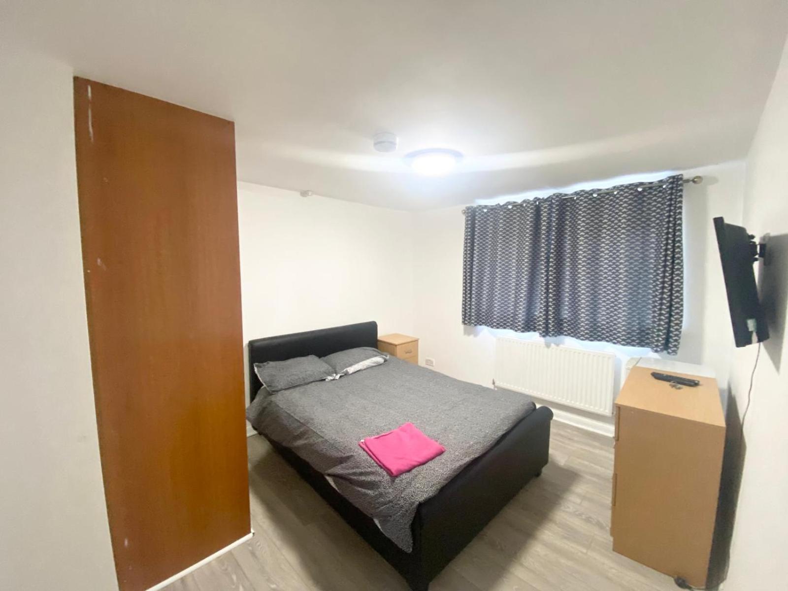 The Heathrow Lodge London Uk Harmondsworth Екстериор снимка